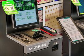 CHECK inn Express Kaohsiung Love River