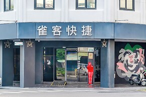 CHECK inn Express Kaohsiung Love River