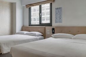 CHECK inn Express Kaohsiung Love River