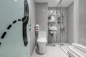 CHECK inn Express Kaohsiung Love River