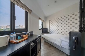 CHECK inn Express Kaohsiung Love River