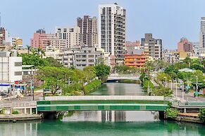 CHECK inn Express Kaohsiung Love River