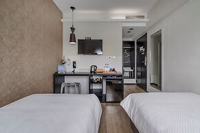 CHECK inn Express Kaohsiung Love River