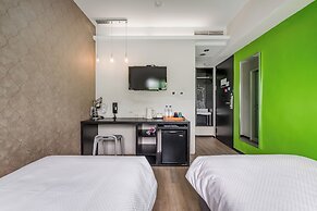 CHECK inn Express Kaohsiung Love River