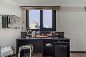 CHECK inn Express Kaohsiung Love River