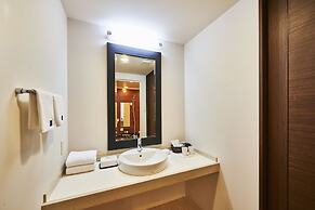 Hotel Breezebay Marina