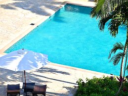 Hotel Breezebay Marina