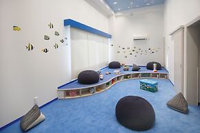 Hotel Breezebay Marina