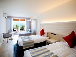 Hotel Breezebay Marina