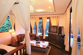 Paradise Island Estate