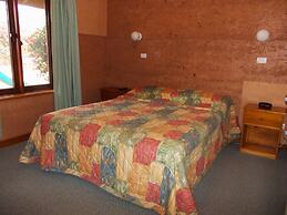 Mud Hut Motel