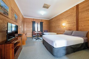Mud Hut Motel