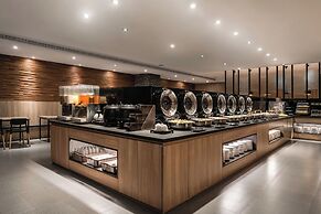 The Riverside Hotel International