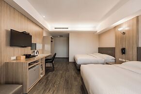 The Riverside Hotel International