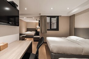 The Riverside Hotel International