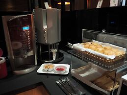 The Riverside Hotel International