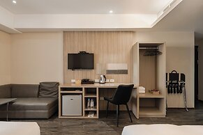 The Riverside Hotel International