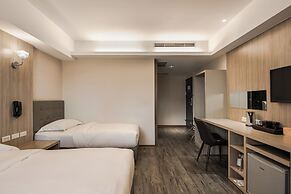 The Riverside Hotel International