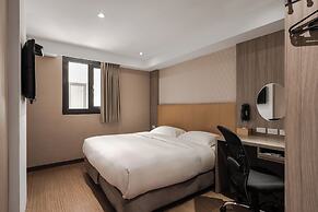 The Riverside Hotel International