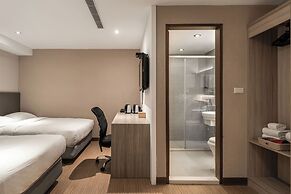 The Riverside Hotel International