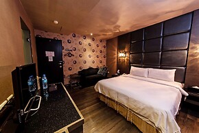 The River Fashion Hotel