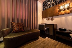 The River Fashion Hotel