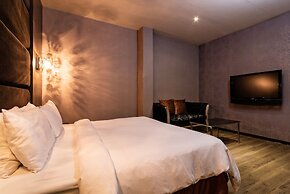 The River Fashion Hotel