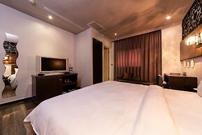 The River Fashion Hotel