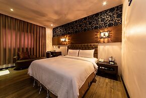 The River Fashion Hotel