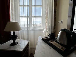 Aktaion Hotel
