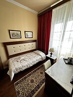 Aktaion Hotel