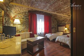 Aktaion Hotel