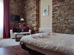 Aktaion Hotel