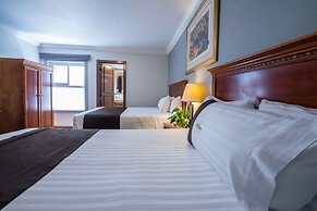 Del Marqués Hotel and Suites