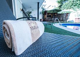Del Marqués Hotel and Suites