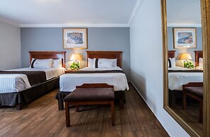 Del Marqués Hotel and Suites
