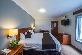 Del Marqués Hotel and Suites