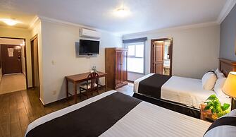 Del Marqués Hotel and Suites