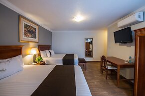 Del Marqués Hotel and Suites