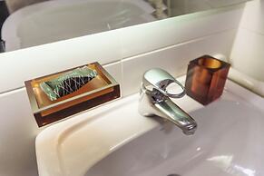 Cullinan Hplus Premium