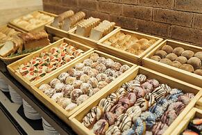 Cullinan Hplus Premium