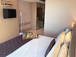 Cullinan Hplus Premium