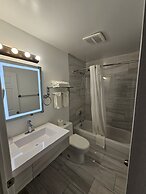 Parkway Motel & European Lodges