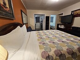 Parkway Motel & European Lodges