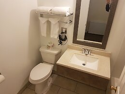 Parkway Motel & European Lodges