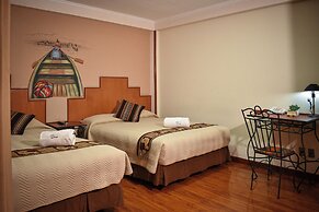 Las Brisas Centro Hotel