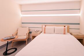 Kiwi Express Hotel - Kaohsiung Station