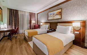 Wellborn Luxury Hotel