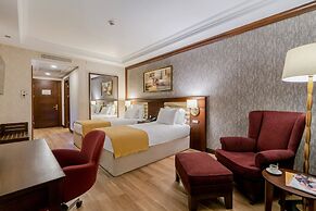 Wellborn Luxury Hotel