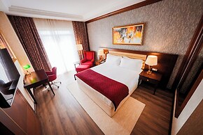 Wellborn Luxury Hotel